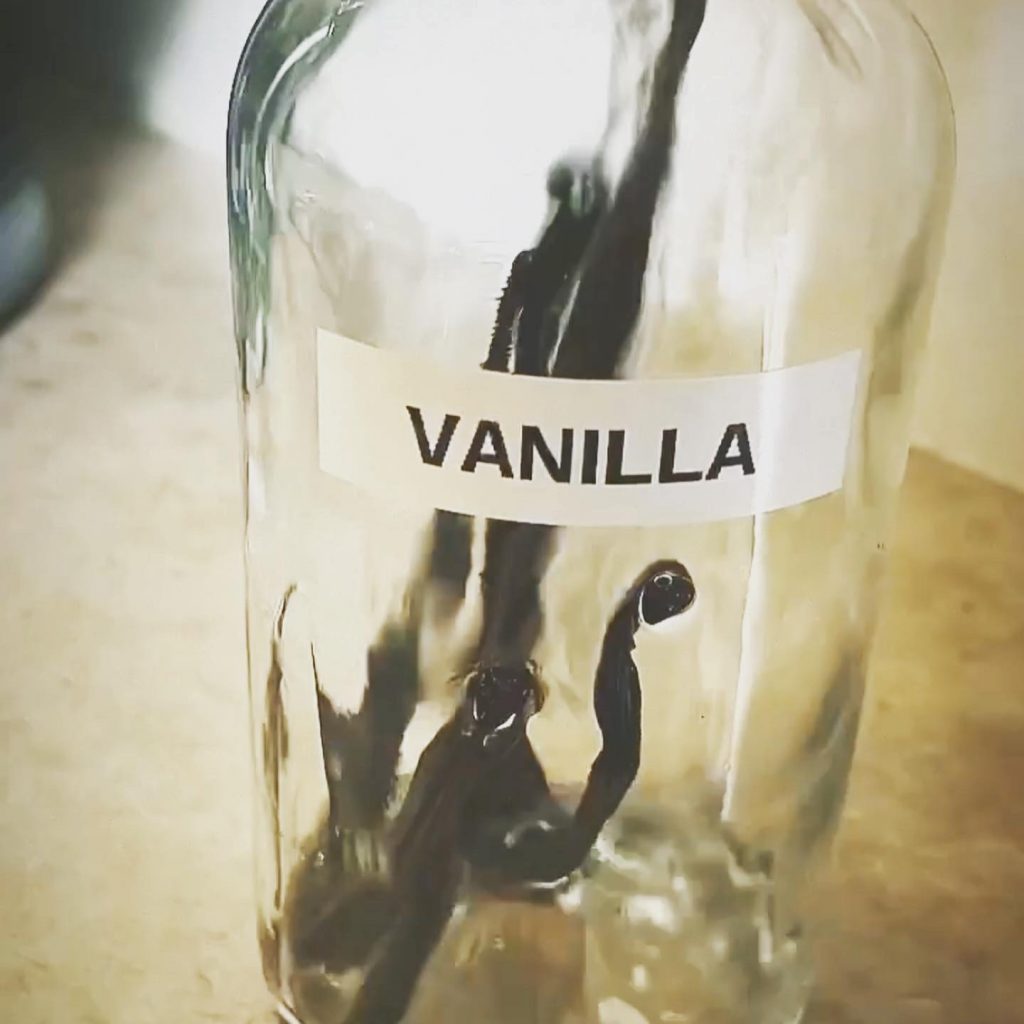 Homemade Vanilla Extract Recipe