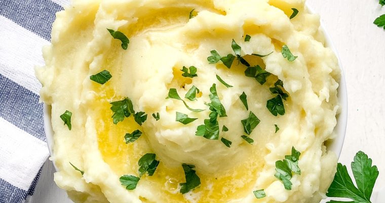 The Best Garlic and Sour Cream Mashed Potatoes